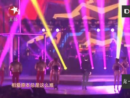 大歌燈光璀璨上海新天地2018跨年演唱會（轟天炮現場視頻）